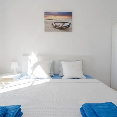 Two Bedroom With Sea View In Abrigos Lägenhet