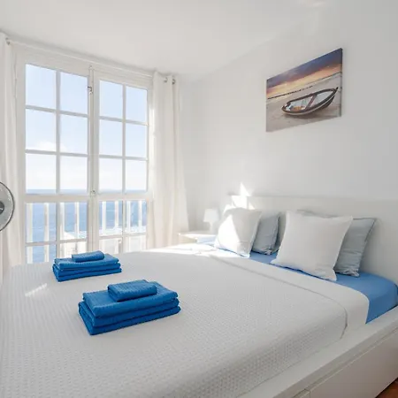 Two Bedroom With Sea View In Abrigos Lägenhet *